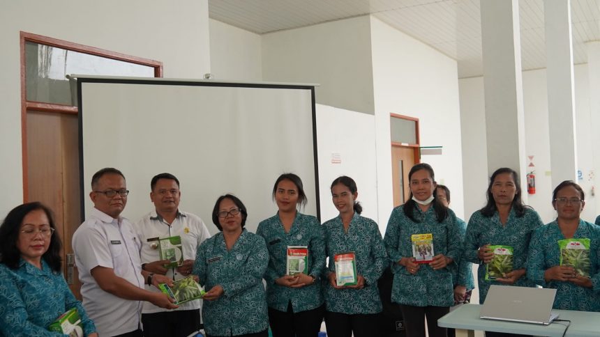 Kelompok PKK Kecamatan Ajibata Menjadi Contoh bagi PKK Desa se-Kecamatan dalam Memanfaatkan Lahan Pekarangan Kelompok PKK Kecamatan Ajibata Menjadi Contoh bagi PKK Desa se-Kecamatan dalam Memanfaatkan Lahan Pekarangan