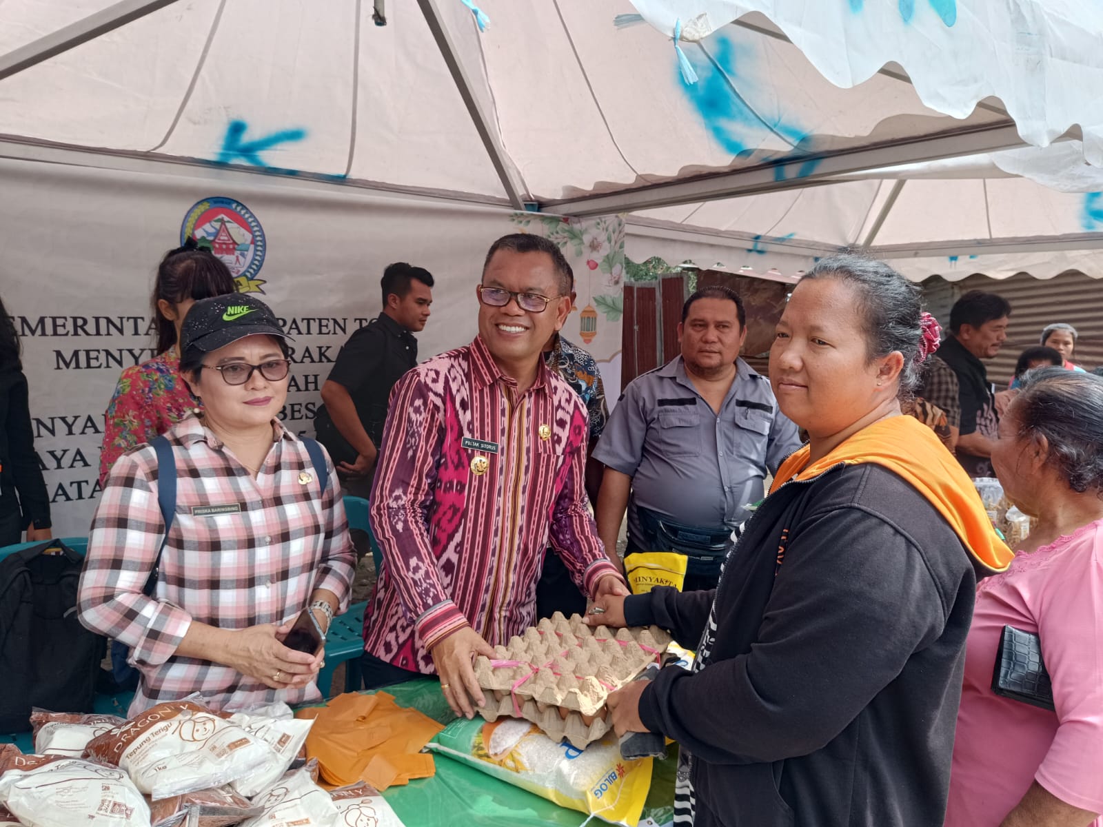 Pelaksanaan Gerakan Pangan Murah di Kabupaten Toba Kecamatan Laguboti Pelaksanaan Gerakan Pangan Murah di Kabupaten Toba Kecamatan Laguboti